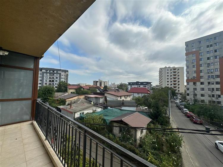 Apartament cu 2 camere decomandat în Palat