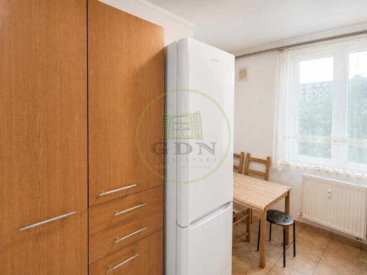 Apartament cu 4 camere decomandat în Rahova