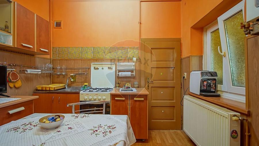 Casă individuală cu 2 camere cu Teren 120 Mp în Central