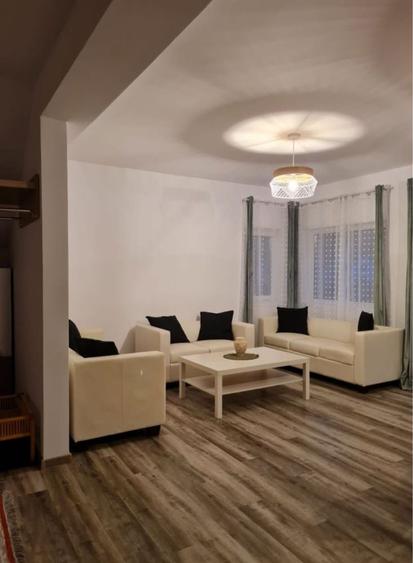 Casă cu 3 camere cu Teren 550 Mp în Câmpenești