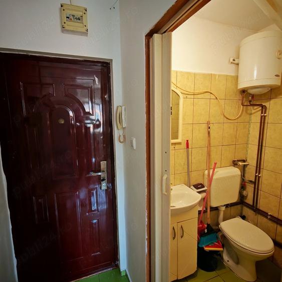 Garsonieră nedecomandată în Girocului