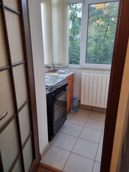 Apartament cu 3 camere decomandat în Popa Șapcă