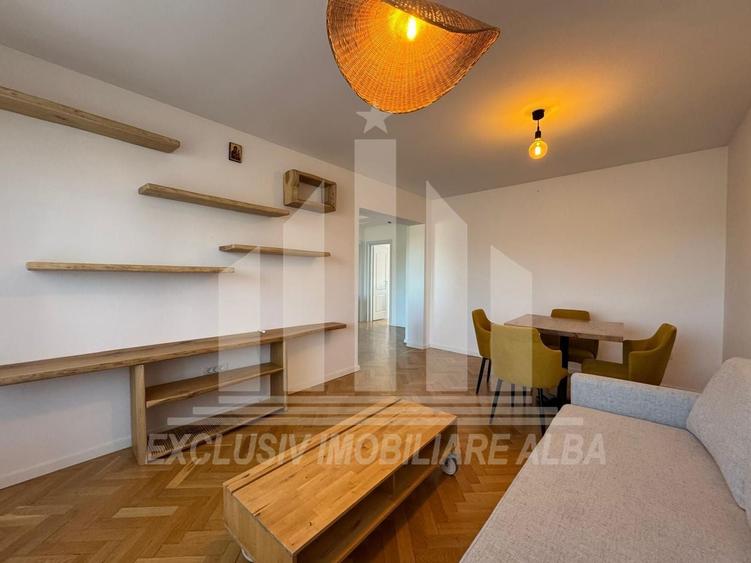 Apartament cu 3 camere decomandat, mobilat în Caroline Apulum
