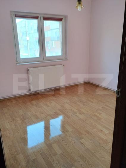 Apartament cu 4 camere decomandat, mobilat în Câmpia Turzii