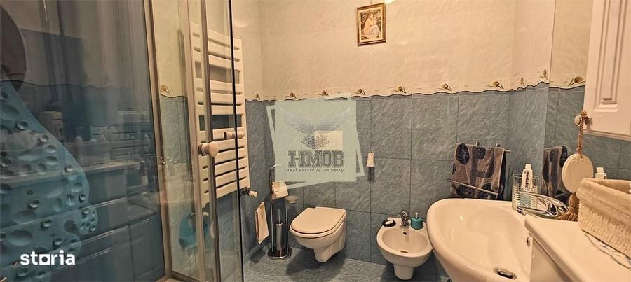 Casă cu 4 camere în Roșia