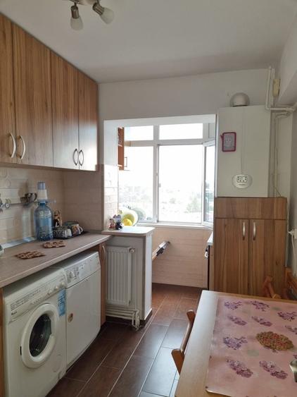 Apartament cu 3 camere în Gheorghe Doja
