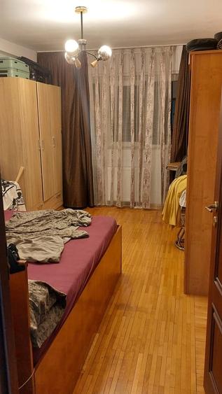 Apartament cu 3 camere semidecomandat în Amzei