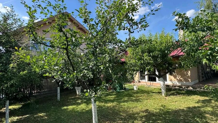 Casă individuală cu 5 camere cu Canalizare în Oncea