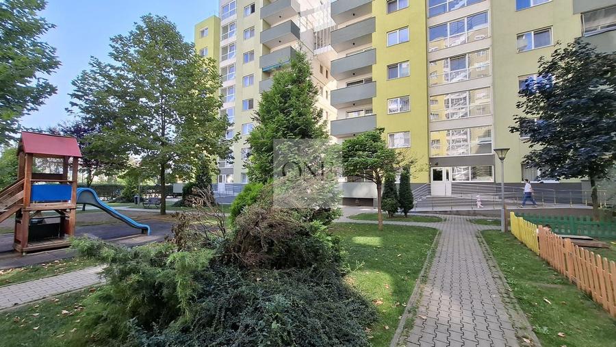 Garsonieră decomandată în Tractorul