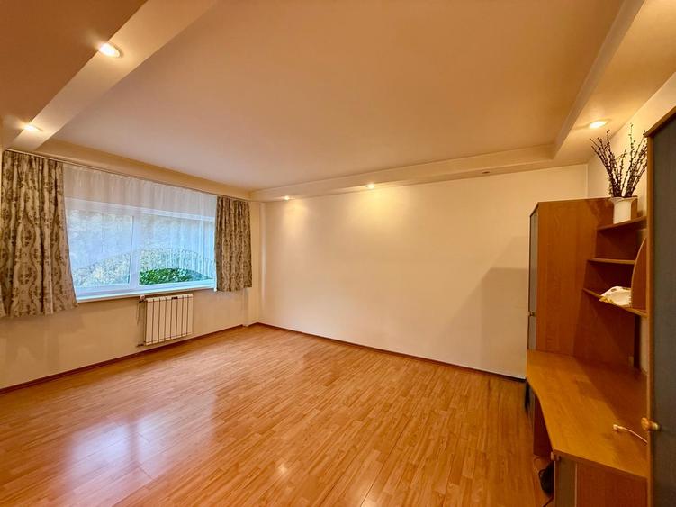Apartament cu 3 camere decomandat în Mihai Eminescu