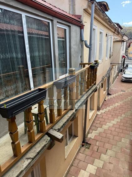 Casă individuală cu 4 camere cu Canalizare în Brașovul Vechi