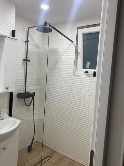 Apartament cu 2 camere semidecomandat, mobilat în Berceni