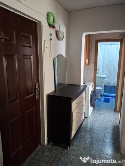 Apartament cu 2 camere decomandat în Valea Aurie