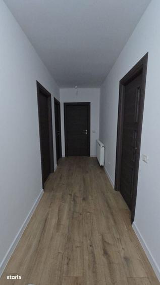 Casă cu 4 camere în Bradu