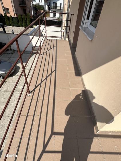 Apartament cu 3 camere decomandat în Turnișor