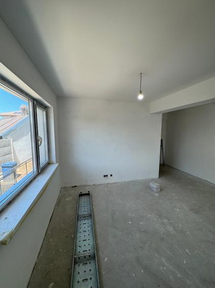 Apartament cu 3 camere decomandat în 1 Mai