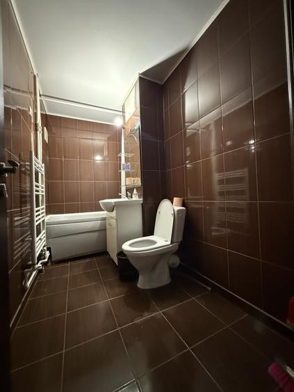 Apartament cu 3 camere decomandat în Păcii