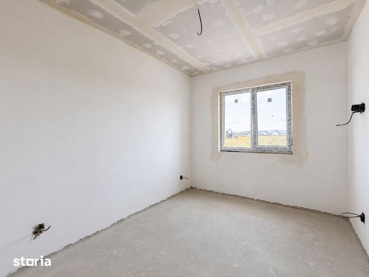 Casă cu 4 camere cu Teren 110 Mp în Sânpetru