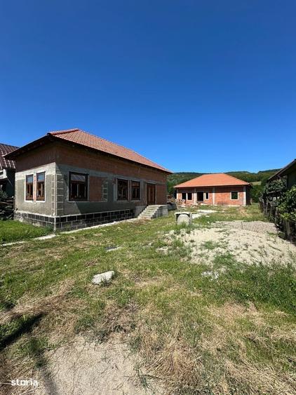 Casă cu 4 camere în Juc-Herghelie