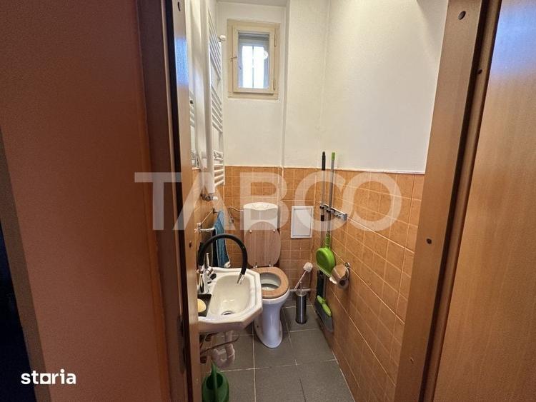 Spațiu comercial, de 550 mp, în Lupeni