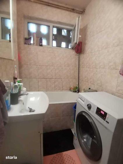 Apartament cu 3 camere semidecomandat, mobilat în Circumvalațiunii