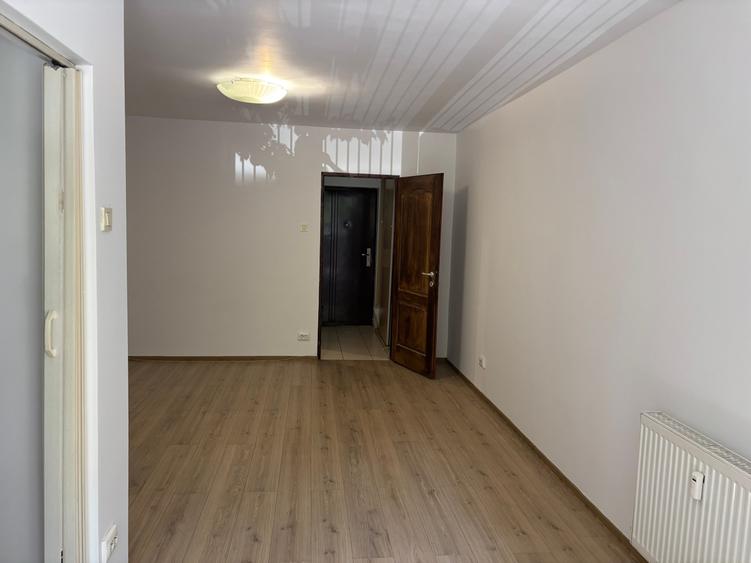 Garsonieră semidecomandată în Basarabia