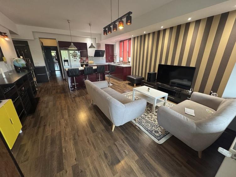 Apartament cu 3 camere decomandat în Regie