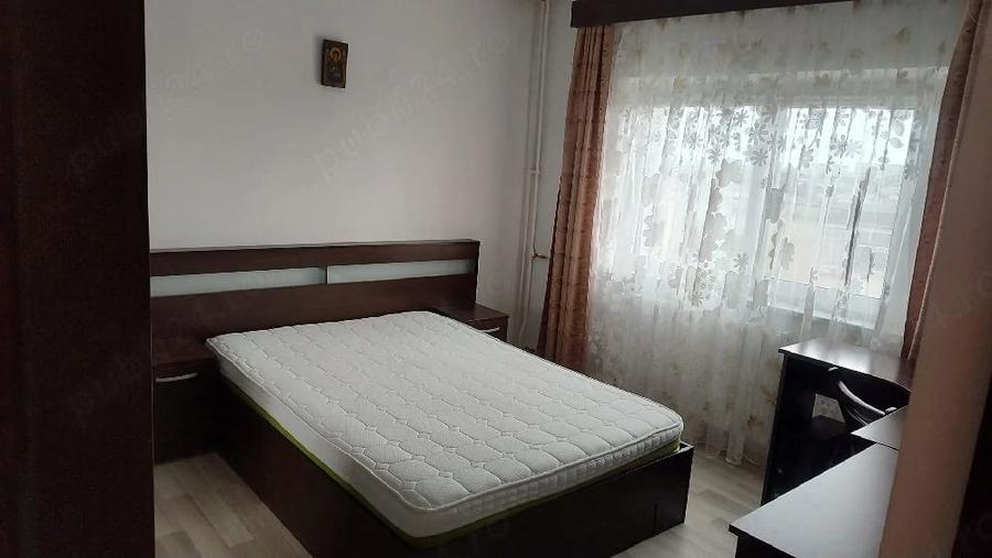 Apartament cu 3 camere semidecomandat în Mărășești
