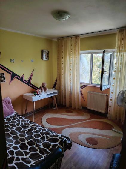 Apartament cu 3 camere decomandat în Dancu