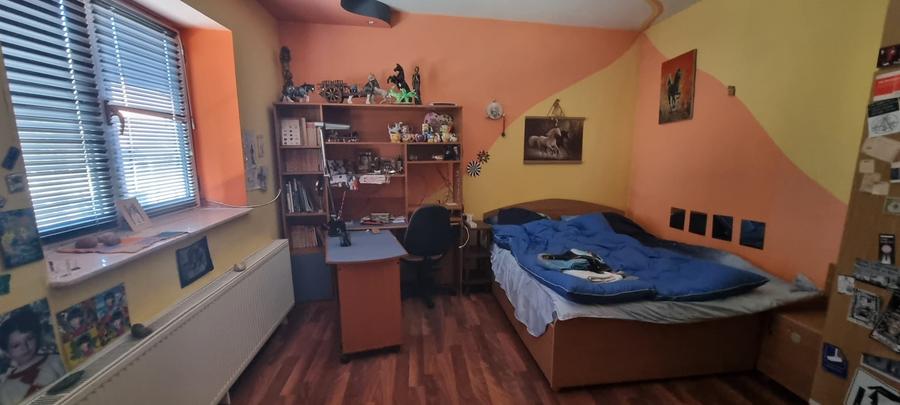 Casă individuală cu 4 camere cu Canalizare în Ultracentral