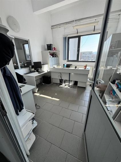 Spațiu industrial, de 1,590 mp, în Iris
