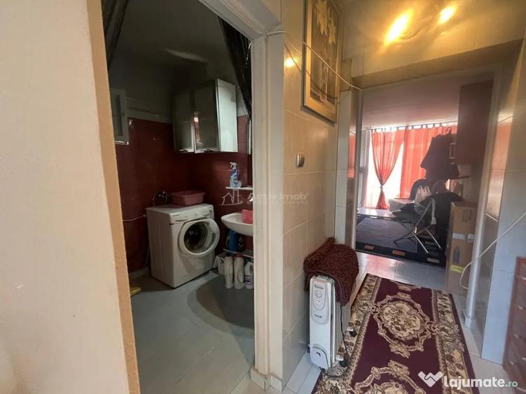 Apartament cu 4 camere nedecomandat în Central