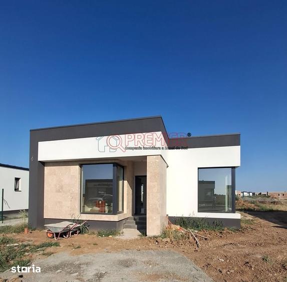Casă cu 4 camere cu Teren 470 Mp în Vidra