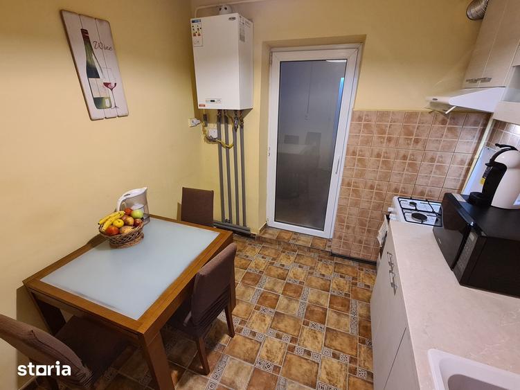 Apartament cu 3 camere decomandat în Galata