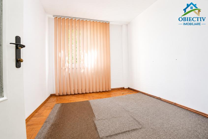 Apartament cu 4 camere decomandat în Central