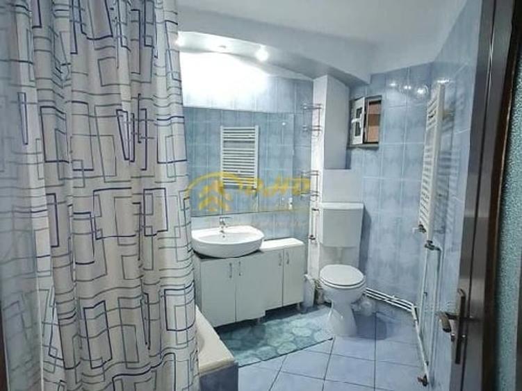 Apartament cu 2 camere decomandat în Podul de Fier
