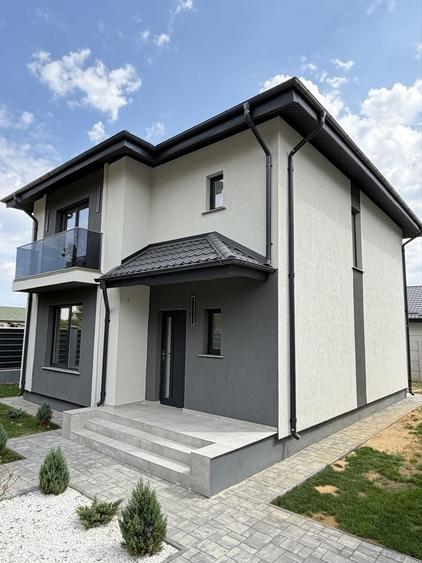 Casă cu 4 camere în Cârcea