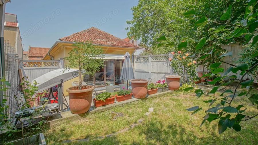 Apartament cu 3 camere decomandat în Centrul Istoric