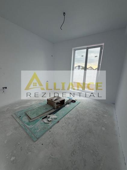 Casă individuală cu 4 camere cu Canalizare în Berceni