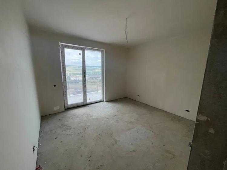 Apartament cu 3 camere semidecomandat în Mănăștur