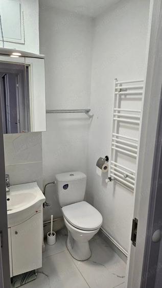 Garsonieră decomandată în Gorjului