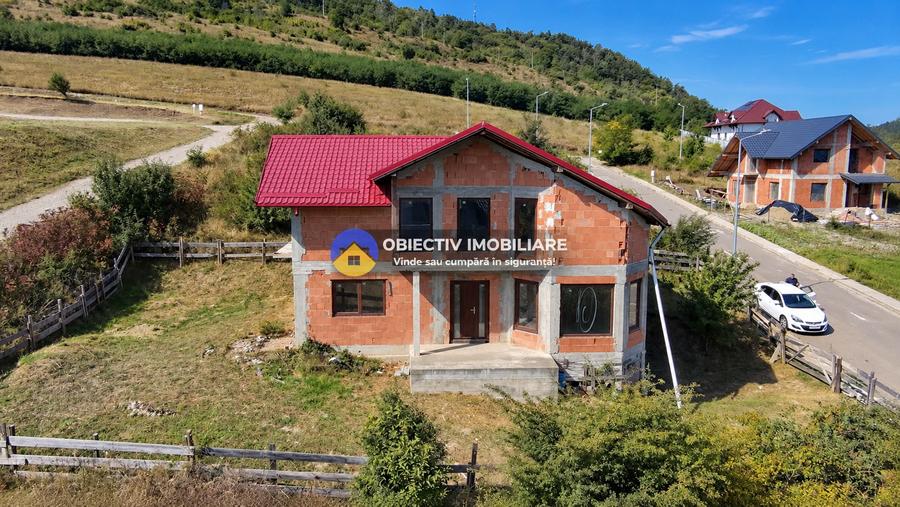 Vila la rosu si teren 500 mp de vânzare , Zona Fermelor - 3