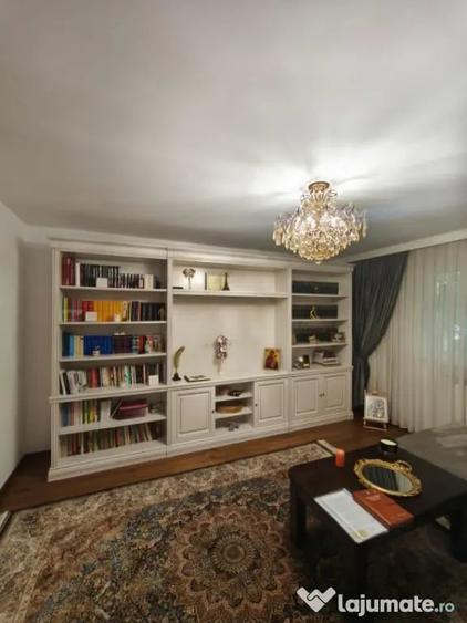 Apartament cu 3 camere decomandat în Rădăuți