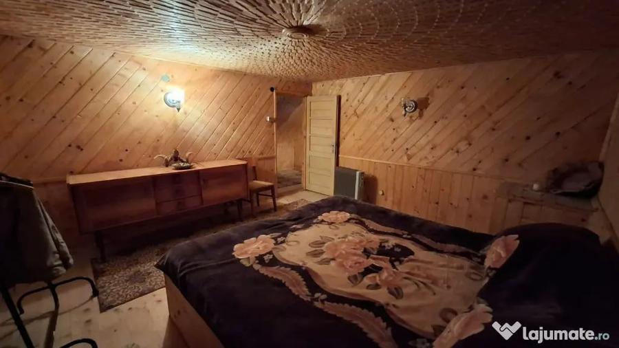 Apartament cu 4 camere în Lepșa