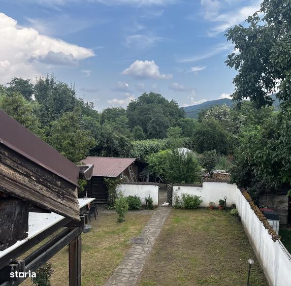 Casă cu 3 camere în Central