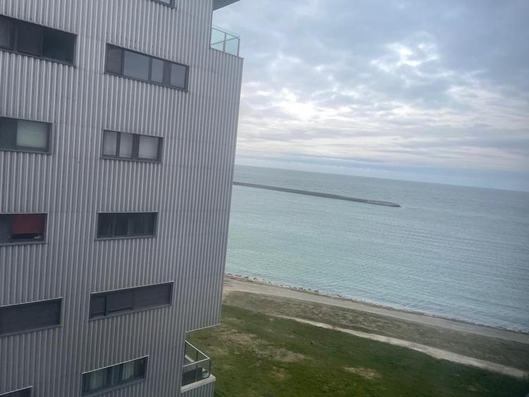 Apartament cu 2 camere decomandat, mobilat în Faleza Nord