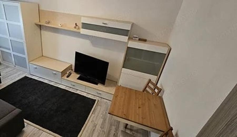 Garsonieră decomandată în Micro III