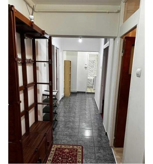 Apartament cu 3 camere decomandat în Dristor