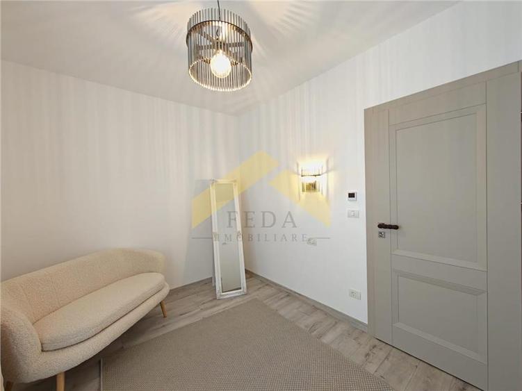 Apartament cu 3 camere semidecomandat, mobilat în UTA
