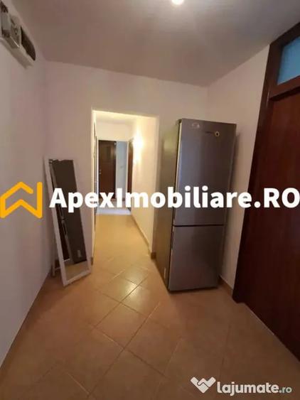 Apartament cu 3 camere decomandat, mobilat în Eroii Revoluției